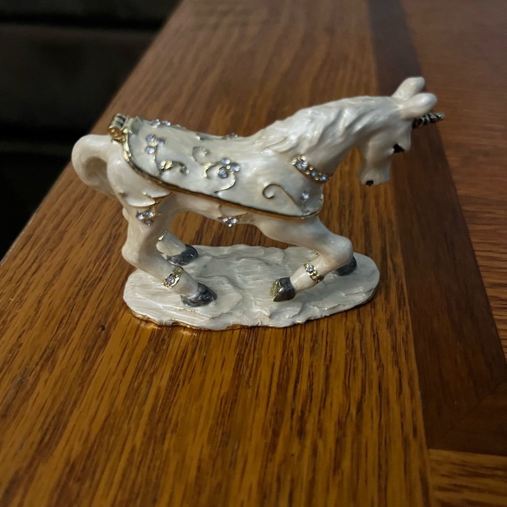Unicorn jewelry holder - Picture 3 of 3